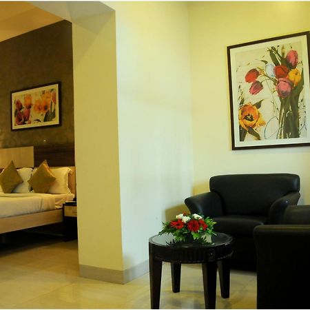 Hotel Madhav International Pune Railway Station Стая снимка