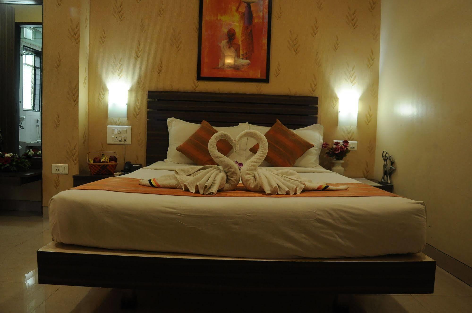 Hotel Madhav International Pune Railway Station Екстериор снимка